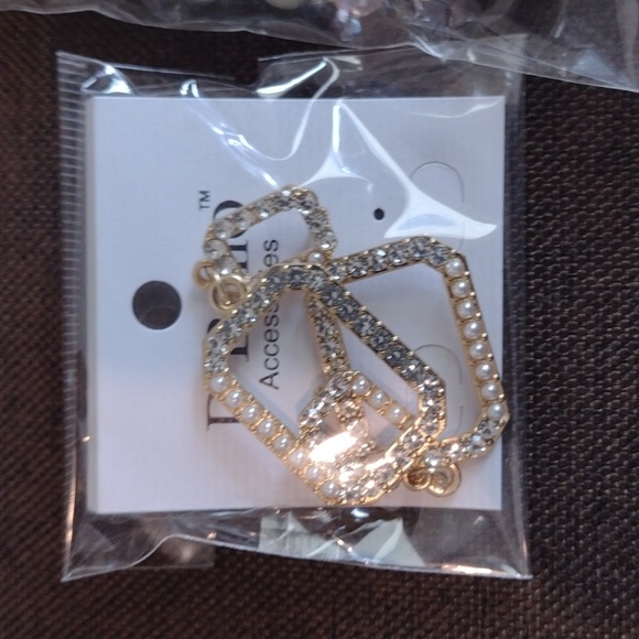 4pc Bundle with earrings and bracelet new - Picture 3 of 11